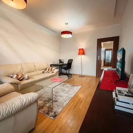 Rogalinska 50m2 With Free Parking, Balcony, Workspace * Danzica